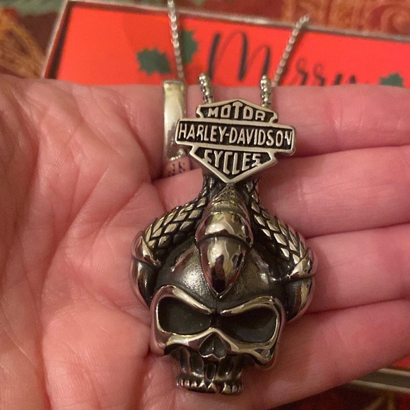 Harley-Davidson Other - Harley Skull Message Necklace